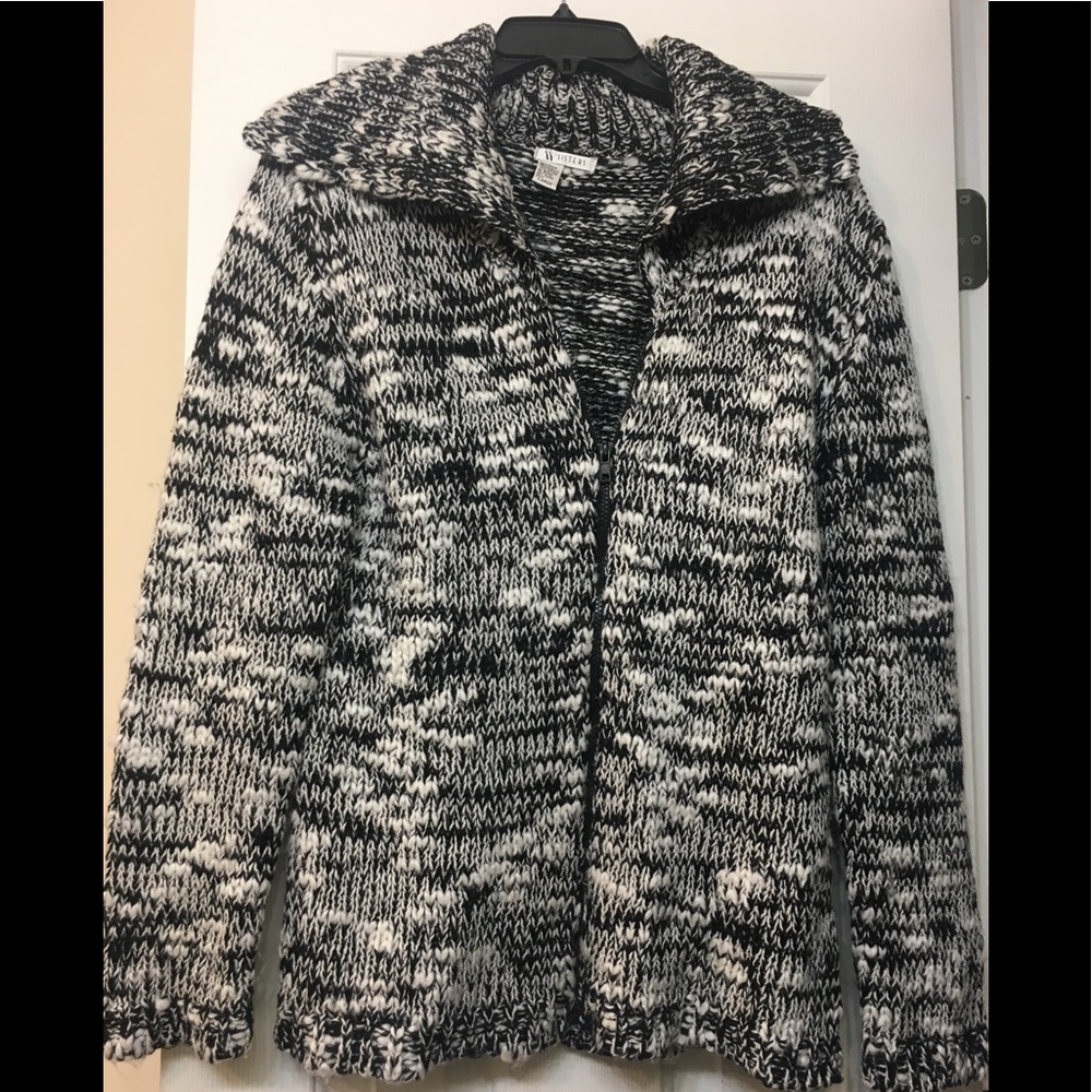 Sweater with zipper